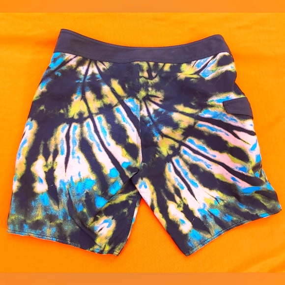 🐬😎Volcom Black Multicolor TieDye Mod Tech Cinch Fly Board Shorts 31 - Picture 2 of 5